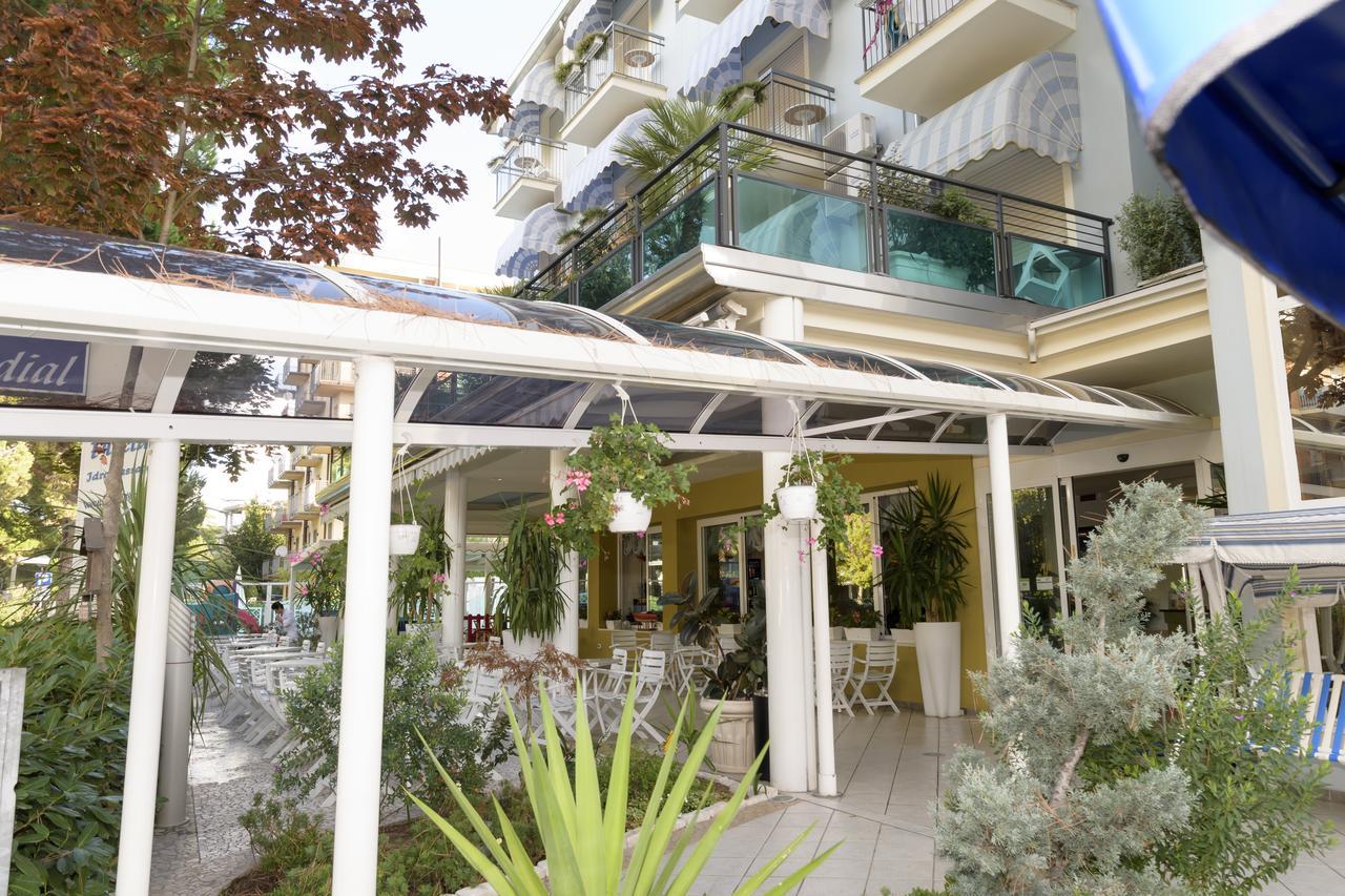 Mondial Hotel Cervia Kültér fotó